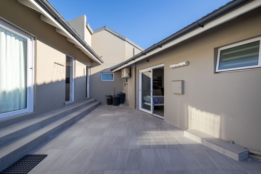 5 Bedroom Property for Sale in Upper Robberg Western Cape